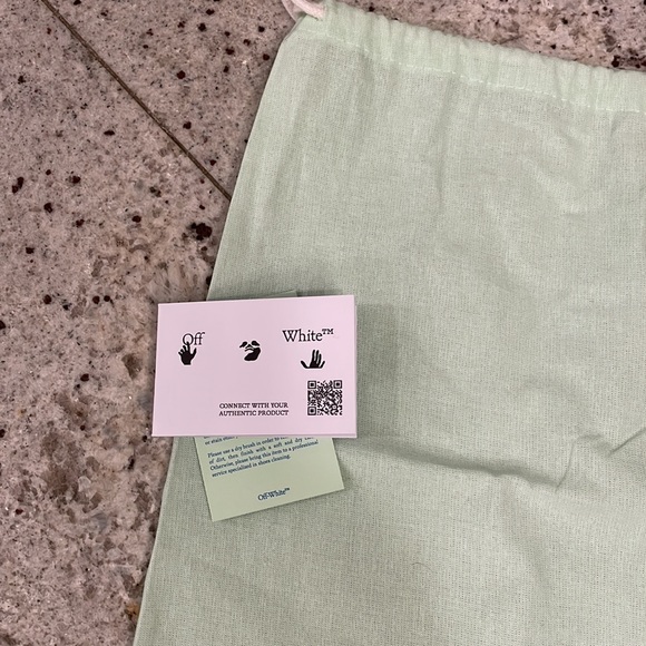 Off white dust bag - Picture 3 of 5